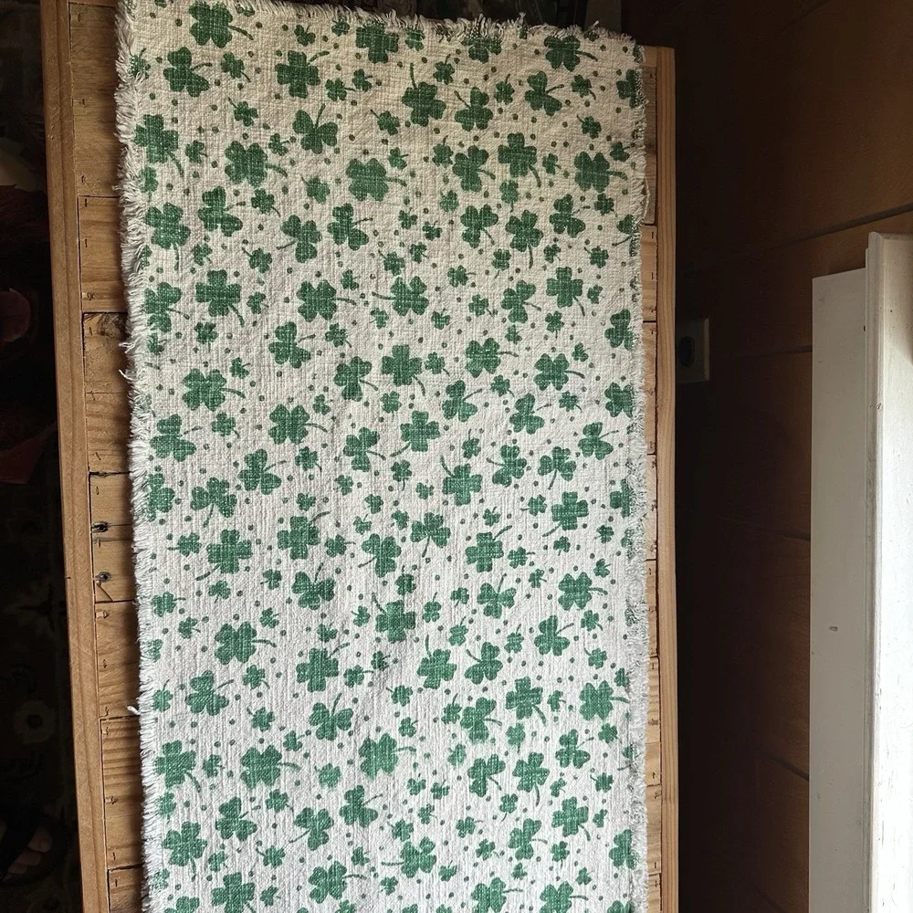 Storehouse St Patrick's Shamrock‎ Table Runner Very Large 17 X 90 Made In India